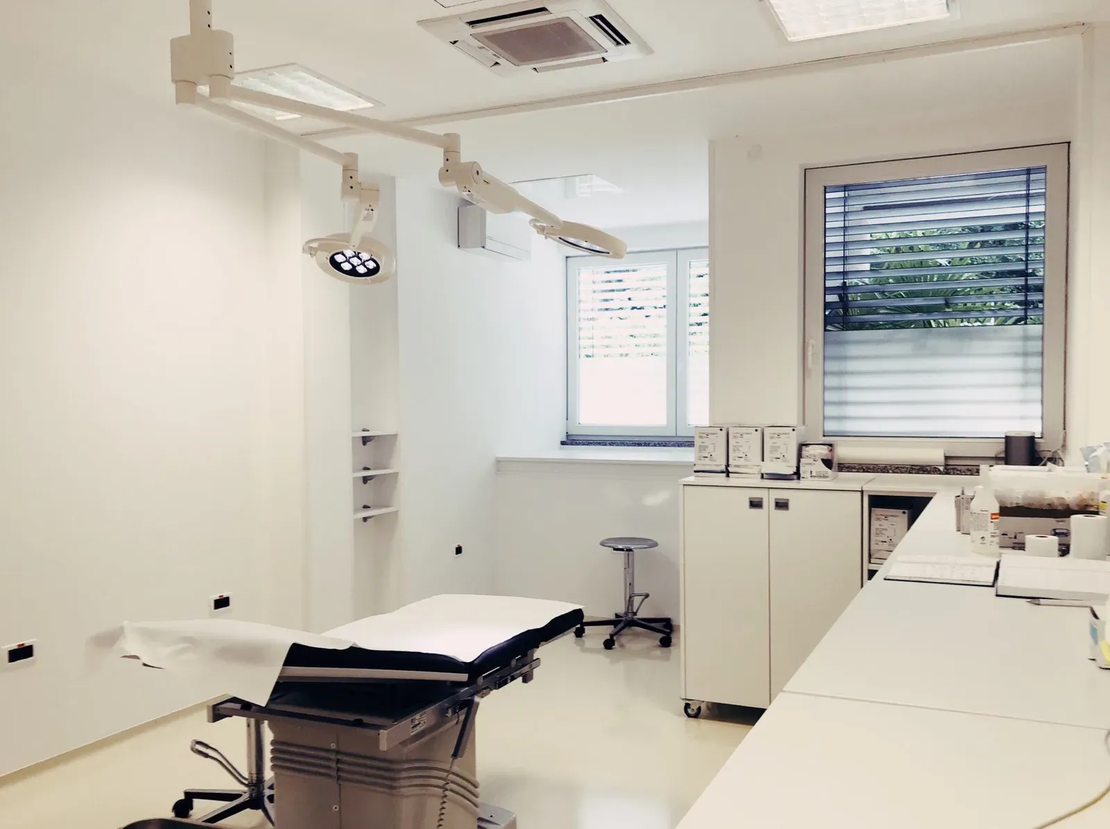 Sala per i trattamenti della Clinica Fabjan di Nova Gorica